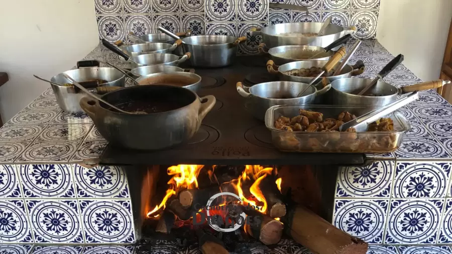 Restaurante Fênix e Dragões - Cachoeira dos Dragões em Pirenópolis - Goiás